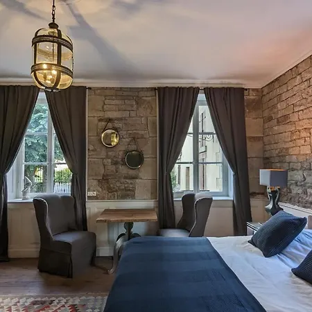 Manoir La Cerise Bed & Breakfast *