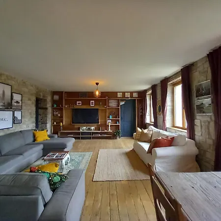 Manoir La Cerise Bed & Breakfast